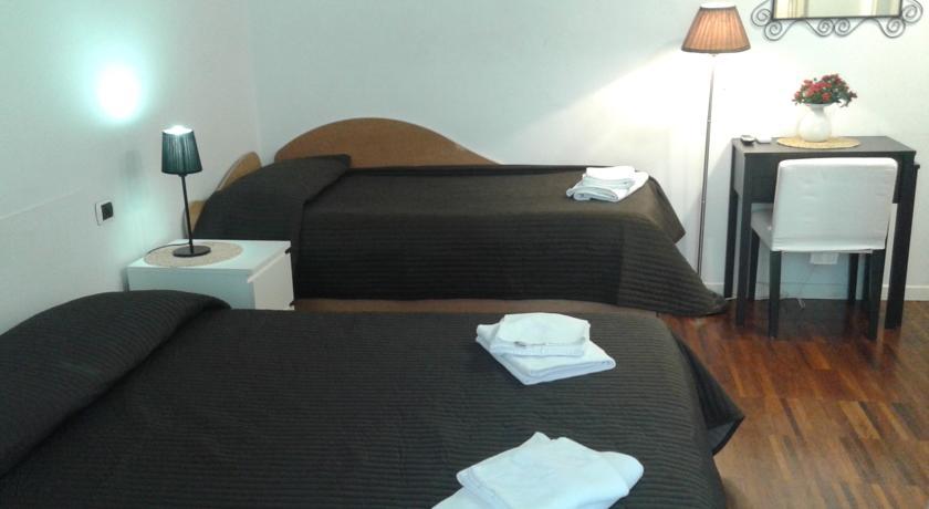 Hotel The Pope'S Window Roma Habitación foto